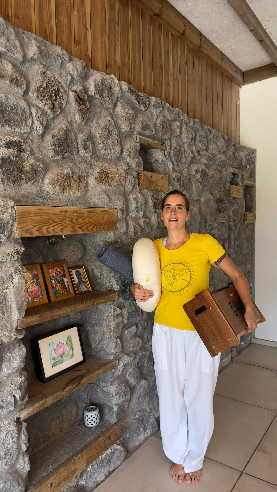 Sylvia Narayani Knabe à l’harmonium